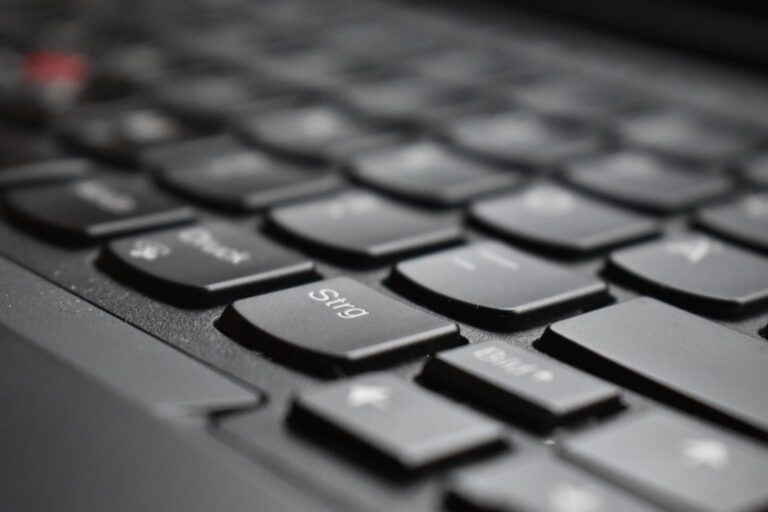 Lenovo a înregistrat cea mai mică creștere a veniturilor din ultimele nouă trimestre, din cauza scăderii vânzărilor de PC-uri