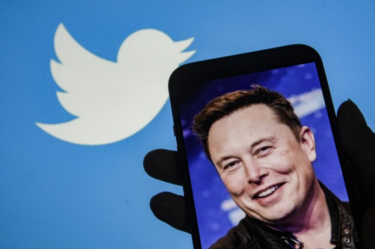 Musk îl provoacă pe CEO-ul Twitter la o dezbatere publică