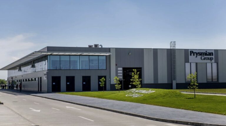 Producătorul de cabluri de fibră optică Prysmian mărește capacitatea cu 10% la fabrica din Slatina. ”Numai în acest an investiția este de 10 milioane de euro”