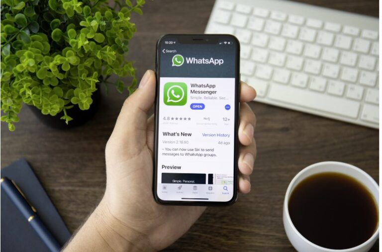 WhatsApp lansează o aplicaţie nativă pentru Windows. Va funcţiona independent de telefon