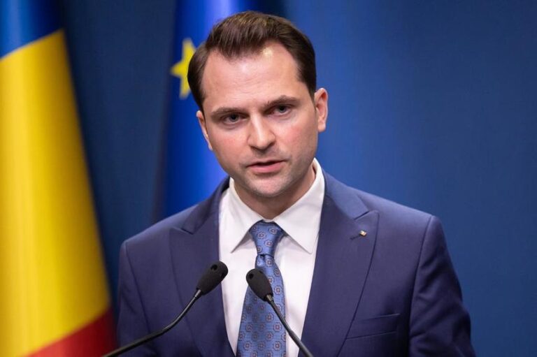 Sebastian Burduja, anunţat oficial interimar la Ministerul Educaţiei