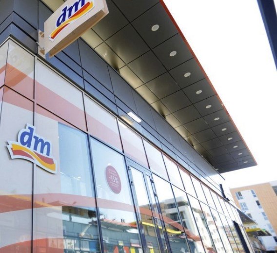 dm drogerie markt lansează oficial magazinul online în România. Retailerul urmează să lanseze și o aplicație în acest an