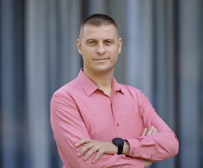 Arthur Rădulescu, CEO MerchantPro: Tot mai multe magazine online din România vor să iasă pe piața internațională. Cumpărătorii sunt mai temperați în achiziția de produse sau servicii ne-esențiale