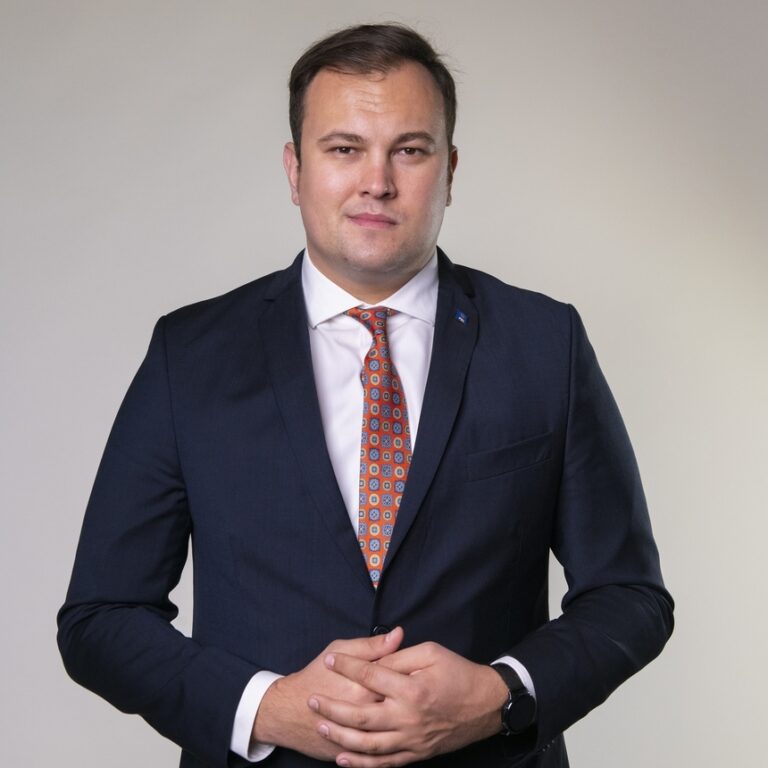 Octavian Oprea a fost demis din funcţia de secretar general al TNL şi de la Autoritatea pentru Digitalizarea României / Mareş: TNL militează pentru respectarea valorilor morale, pluralism politic / Reacţia PNL/ Mesajul lui Marcel Ciolacu