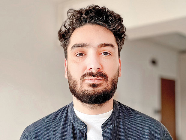 Nicio masă în oraş fără smartphone