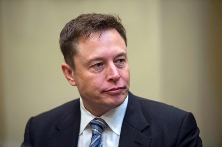 Musk spune că este entuziasmat de achiziția Twitter, deși a fost la „suprapreț”