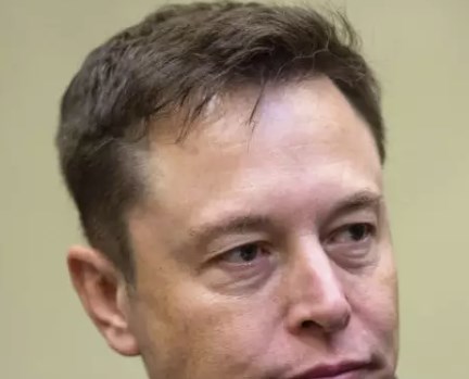 Elon Musk a preluat controlul Twitter și i-a concediat pe directorii de top