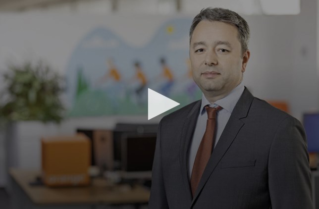 Florin Popa, director B2B, Orange România: Cele mai mari creşteri pentru noi, de aproape 30%, au fost generate de serviciile IT&C, iar vedeta a fost segmentul de cloud. În zona de servicii IT&C creşterea pentru IMM-uri a fost de peste 40 la sută, în timp ce pentru companiile mari a fost în jur de 26 la sută