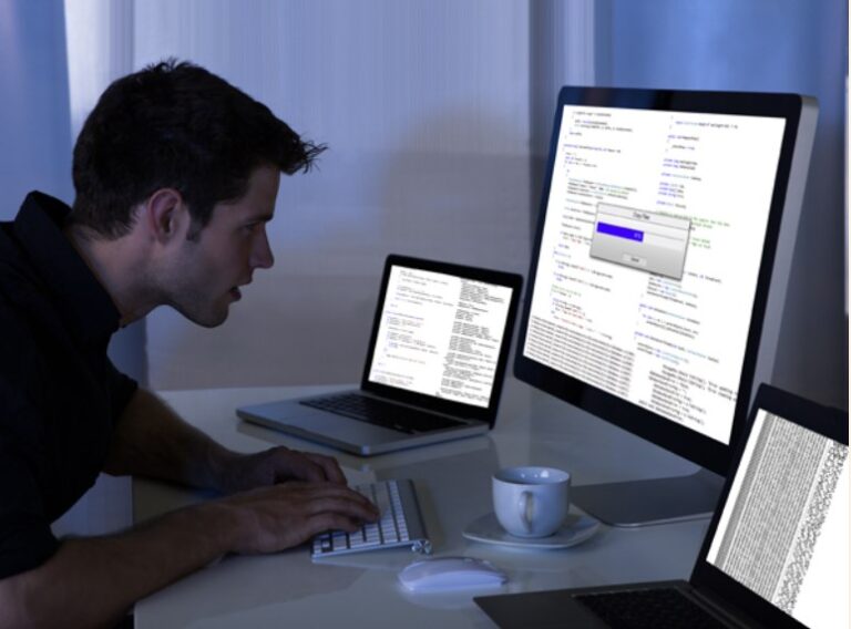 Bucureştiul, Clujul şi Timişul angajează aproape 70% dintre IT-iştii din România