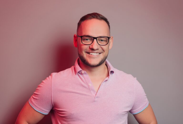 Sergiu Biriş renunţă la poziţia de CEO din propriul proiect Eventmix, pentru care a cerut de la investitori aproape 1 mil. euro, pentru un job de head of product la start-up-ul de blockchain Elrond din Sibiu. „Nu voi mai conduce un startup”