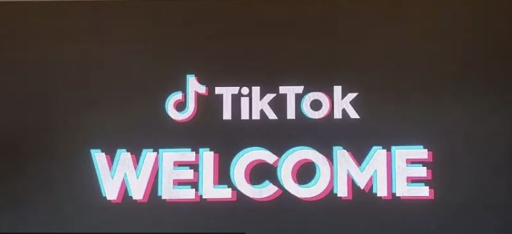 TikTok în România: ce spune compania despre comportamentul utilizatorilor și acuzațiile cum că ar putea să îți spioneze telefonul