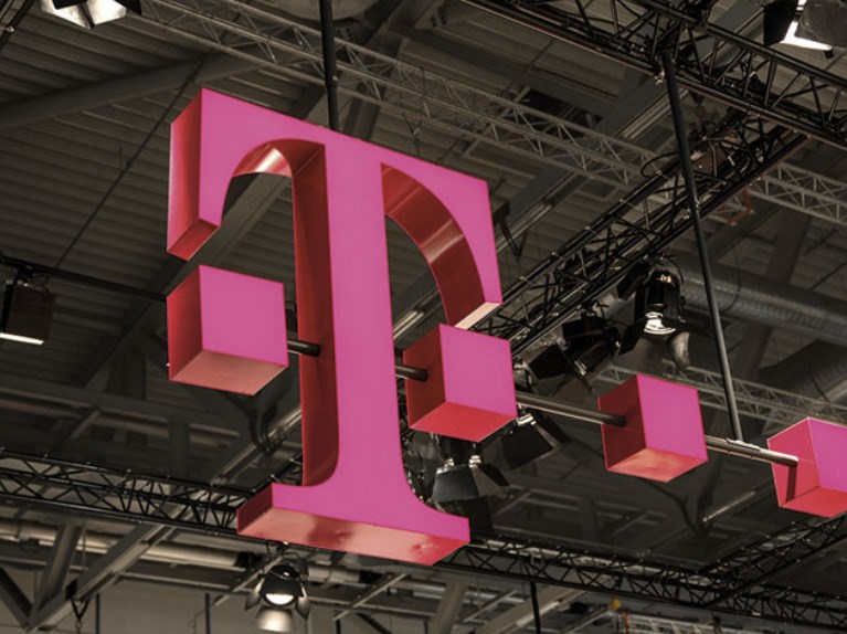 Cum se luptă Telekom Mobile să atragă clienţi: smartphone-uri Samsung, Xiaomi şi Huawei din gama medie la pachet cu abonamente pe doi ani