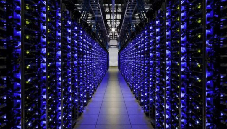 Vertiv: Centrele de date se vor confrunta cu reglementări și o supraveghere sporită din partea unor terțe părți, în 2023