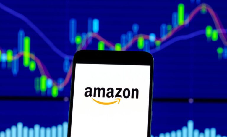 Amazon, scăderi pe toate liniile de business