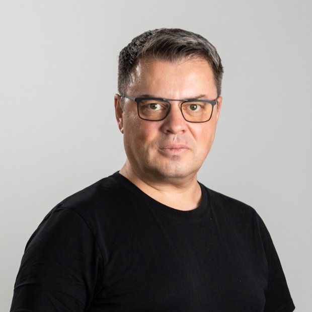 100 de programatori din România intră în competiţie în primul hackathon dedicat noilor tehnologii. Andrei Pitiş, co-fondator al The Bucharest Hackathon: Am pornit acest proiect cu obiectivul de a oferi programatorilor experimentaţi un weekend în care să lucreze cu tehnologii precum inteligenţă artificială şi blockchain