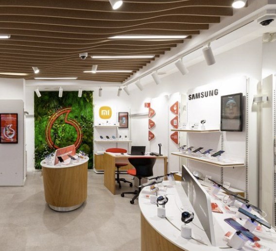 Vodafone a deschis primul magazin EasyTech: este situat în clădirea Magheru One