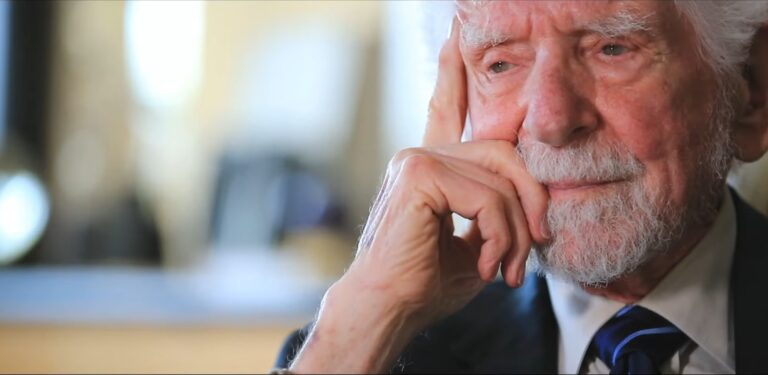 Planeta are mai multe terminale mobile decât oameni, în 2023, la 50 de ani de la primul apel public de pe un telefon wireless Motorola