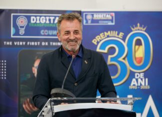 Fondator Kappa, Ovidiu CRIŞAN @ GALA 30 de ani de Internet .RO: Am participat la perioada romantică a internetului, prin dezvoltarea primei rețele de CATV din Europa şi liderul pieţei din România din anii ’90 până în 2000. În procesul de construire a rețelei CATV am constatat că aveam o bandă neutilizată în cablurile de televiziune pe care le întindeam și am decis să băgăm date.