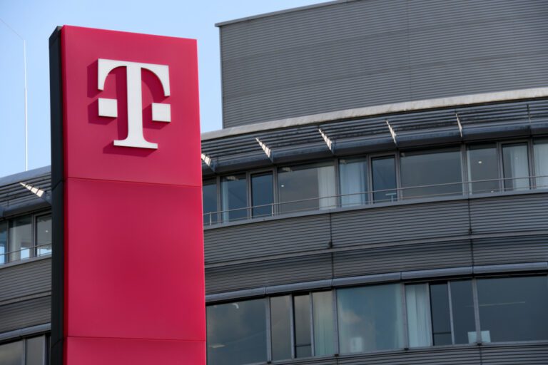 CFO-ul OTE preia conducerea Telekom Romania Mobile Communications