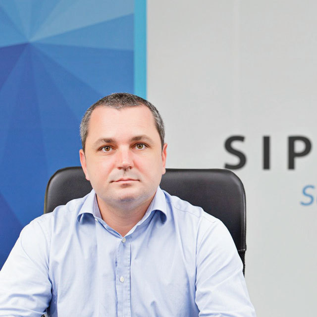 Sipstatus Communications, un operator discret de comunicaţii prin internet, a intrat în clubul firmelor cu afaceri de peste un miliard de lei, după o creştere de 90% în 2022. Firma are în proprietate şi cabana Babele din Munţii Bucegi