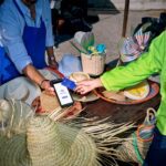 81% dintre români vor plăti digital în vacanţele lor din străinătate