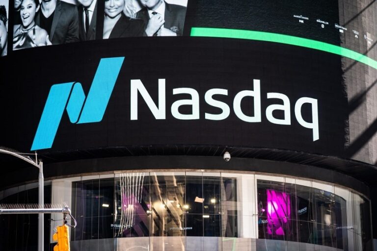 Cea mai mare achiziţie din istoria Nasdaq: Preluarea firmei de software Adenza, pentru 10,5 miliarde de dolari