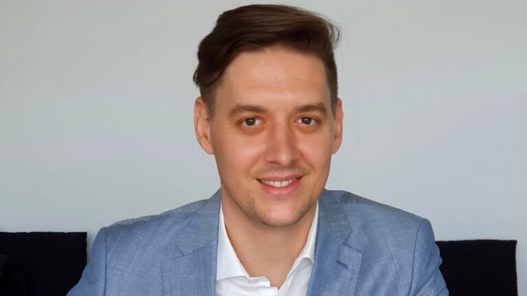 UiPath îl numește pe Tudor Cosăceanu vicepreședinte regional pentru România pentru a accelera adoptarea automatizării bazate pe AI