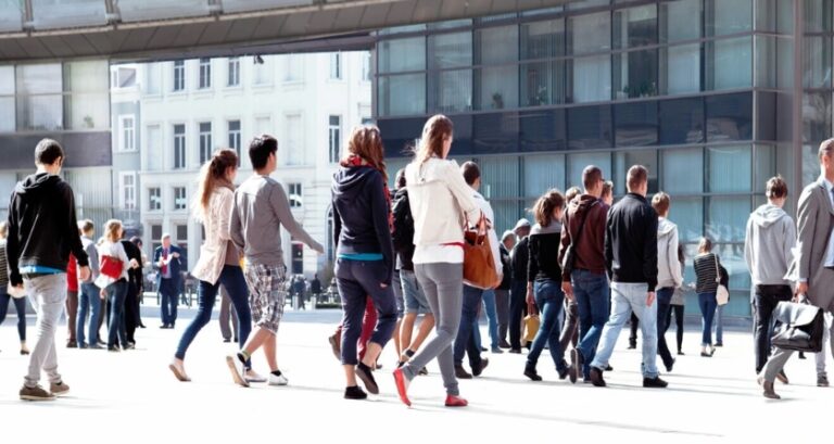 Din 24 septembrie, oamenii vor putea transmite cererile pentru eliberarea actelor de stare civilă online, prin sistemul informatic integrat al MAI