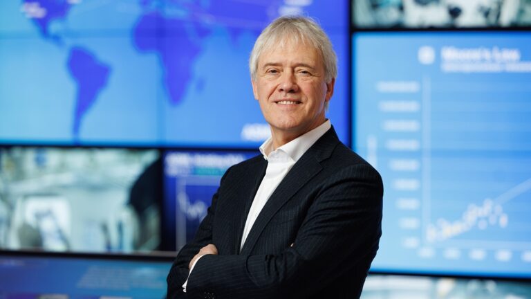 Şeful gigantului olandez ASML, un jucător cheie în industria globală a cipurilor: Europa îşi va rata obiectivul de a-şi creşte în 6 ani până la 20% cota de pe piaţa globală a cipurilor pentru computere. „Este un obiectiv total nerealist”