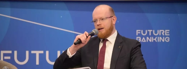 Cum se folosește BNR de AI. Un membru din board spune că nu vom vedea prea devreme roboți la conducerea Băncii Naționale