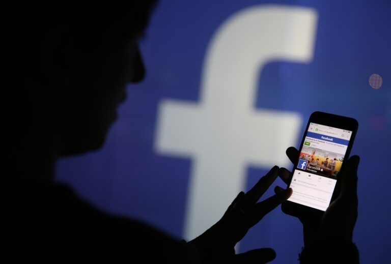Facebook va închide secţiunea de ştiri în Statele Unite şi Australia