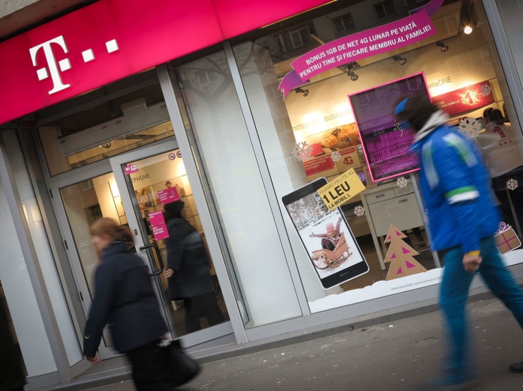 Digi Communications a încheiat un acord de principiu pentru achiziția Telekom Romania Mobile, prin intermediul unui vehicul deținut majoritar de către Digi și minoritar de către grupul Clever Media. Telekom va rămâne operator independent