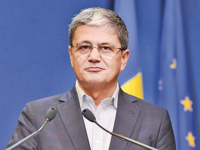 Sub presiunea patronatelor, asociaţiilor contabile şi a investitorilor, Guvernul a amânat aplicarea e-TVA cu 6 luni şi a extins de la 5 zile la 20 de zile perioada pentru validarea datelor şi informaţiilor din decontul de TVA precompletat. Reacţiile din piaţă după decizie