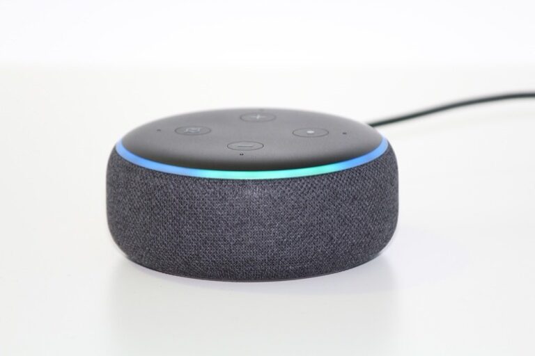 Amazon lucrează la un chatbot care să concureze cu ChatGPT