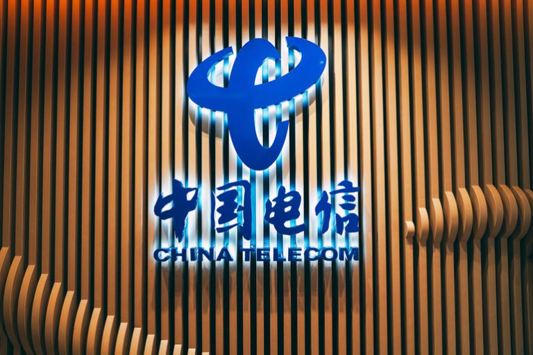 SUA cercetează China Telecom și China Mobile în legătură cu internetul și riscurile legate de cloud