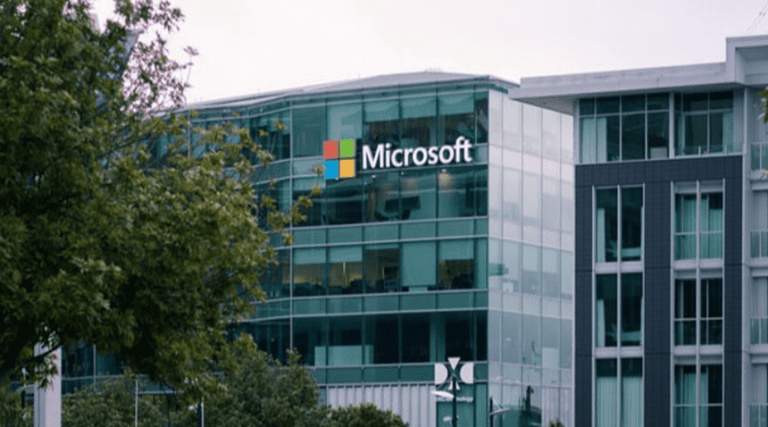 Microsoft semnalează o pană de serviciu majoră care afectează utilizatori şi companii din întreaga lume. Numărul de urgenţă 911, indisponibil în SUA. Aeroporturi, trenuri şi televiziuni, afectate la scară mondială