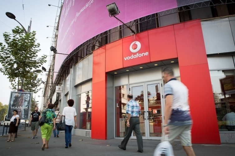 Vodafone vinde din nou acțiuni la divizia de turnuri de telefonie mobilă