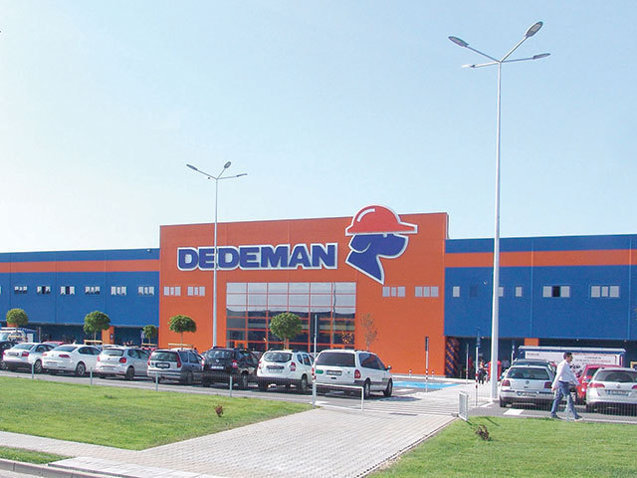 Dedeman, cel mai mare business antreprenorial românesc, controlat de fraţii Adrian şi Dragoş Pavăl, lansează un proiect pe zona IT, DedeTech, pentru a dezvolta şi moderniza infrastructura digitală a companiei