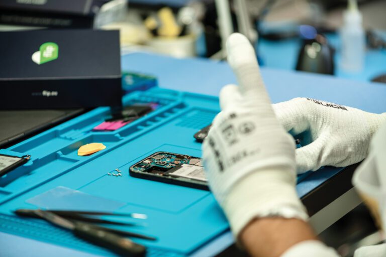 Marketplace-ul de telefoane şi tablete recondiţionate Flip.ro, cu afaceri de 255 milioane de lei în 2023, adaugă în portofoliu şi laptopuri şi ceasuri smart