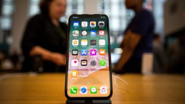 Apple creşte producţia de iPhone