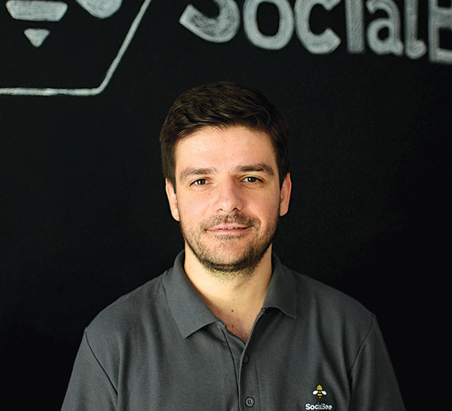 Start-up-ul românesc SocialBee a fost achiziţionat de grupul WebPros, unul dintre cei mai mari furnizori de soluţii de găzduire web la nivel mondial: Am avut discuţii cu mai multe companii interesate, însă WebPros a fost cea mai bună alegere pentru noi. Am început discuţiile mai avansate în februarie anul curent