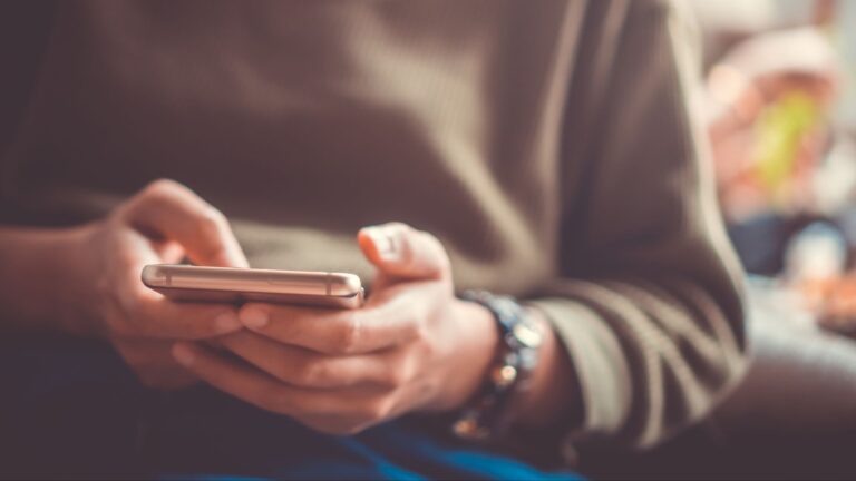 Unde pot reclama utilizatorii problemele cu cartelele preplătite?