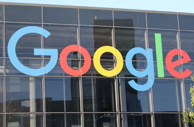 Studiu Google: Adoptarea AI de administratia publică din România ar genera un plus de valoare adăugată de 660 mil.euro în 10 ani. Un sfert din instituţiile publice au investit în soluţii AI, iar potentialul este de 70%