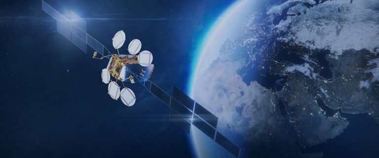 Eutelsat a folosit o rachetă SpaceX pentru prima sa lansare de sateliţi după fuziunea de anul trecut cu OneWeb