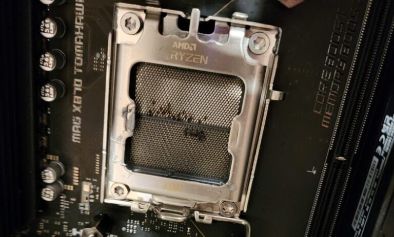 Puternice, dar nu invincibile. Noile procesoare AMD Ryzen 7 9800X3D pot arde socket-ul AM5 dacă exagerezi cu voltajele