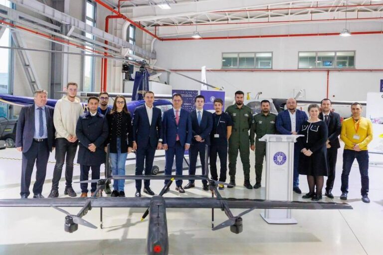 Miniştrii Cercetării şi Economiei au semnat protocolul pentru primul program de dezvoltare a dronelor 100% româneşti