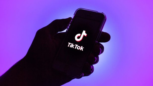 TikTok va bloca accesul adolescenţilor la filtrele de înfrumuseţare