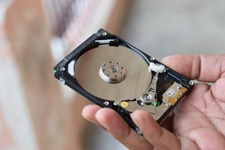 A fost lansat cel mai mare hard disk din lume. Ce capacitate are