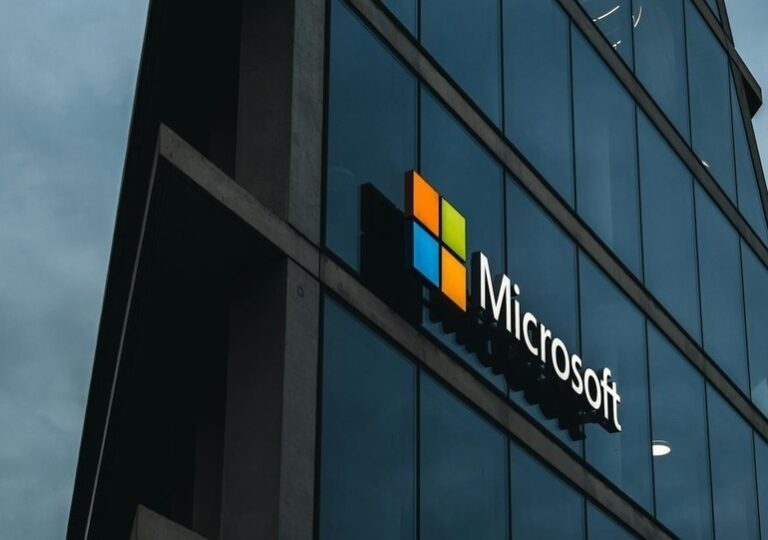 Cel mai mare declin din ultimii doi ani al acțiunilor Microsoft, în urma unor estimări sub așteptări ale companiei privind trimestrul curent