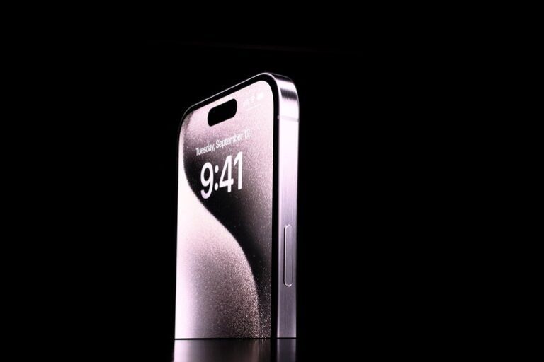 iPhone 17 Air ar fi trebuit să fie un smartphone complet wireless